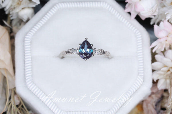 Chatham alexandrite ring, pear alexandrite ring, Chatham alexandrite Engagement ring, unique ring, leaf ring. - Amunet Jewelry