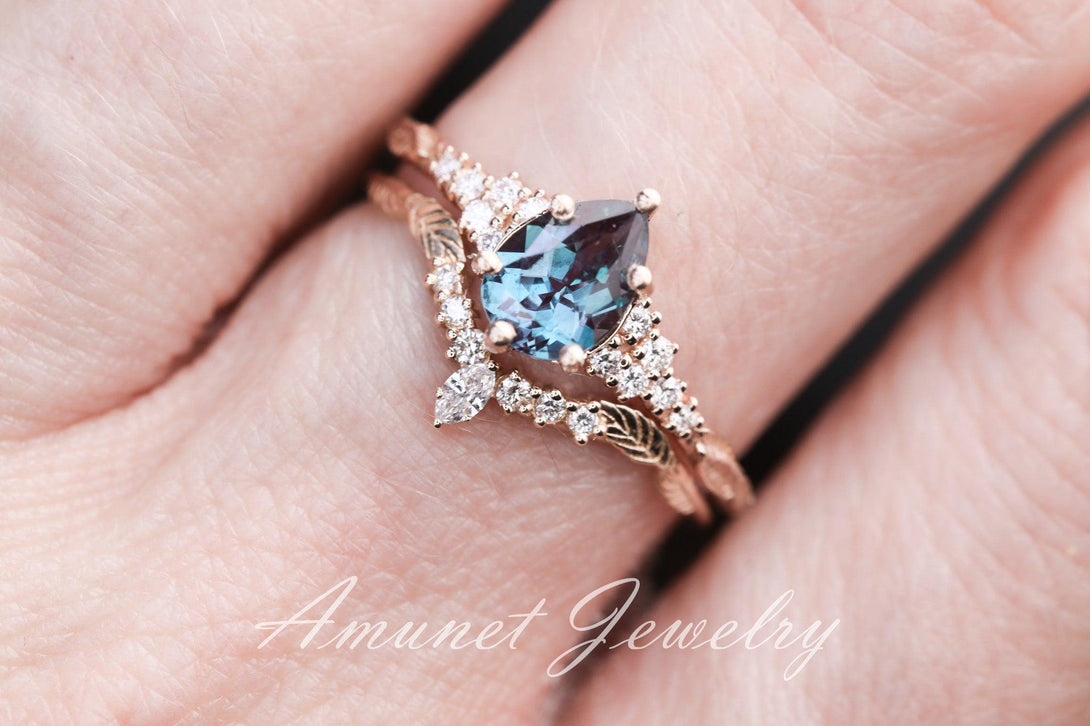 Chatham alexandrite ring, pear alexandrite ring, Chatham alexandrite engagement ring, unique ring, leaf ring. - Amunet Jewelry