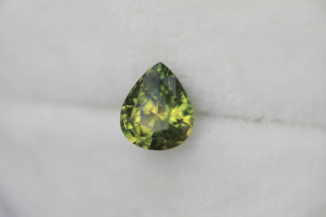 2.53 ct green yellow pear sapphire - Amunet Jewelry