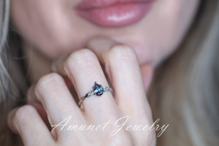 Chatham alexandrite ring, pear alexandrite ring, Chatham alexandrite Engagement ring, unique ring, leaf ring. - Amunet Jewelry