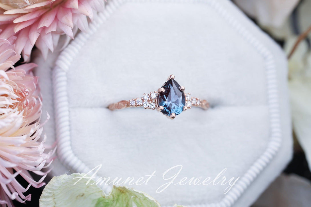 Chatham alexandrite  ring, pear alexandrite ring, Chatham alexandrite engagement ring, unique ring, leaf ring. - Amunet Jewelry